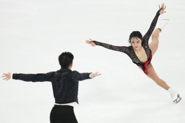 开云体育-【冬奥100天】“葱桶”冲金遇挑战 中国队团体赛争牌？