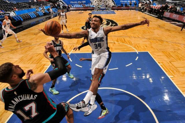 开云体育官方网站-中锋困局成魔术甜蜜烦恼 卡特能否从中脱颖而出？