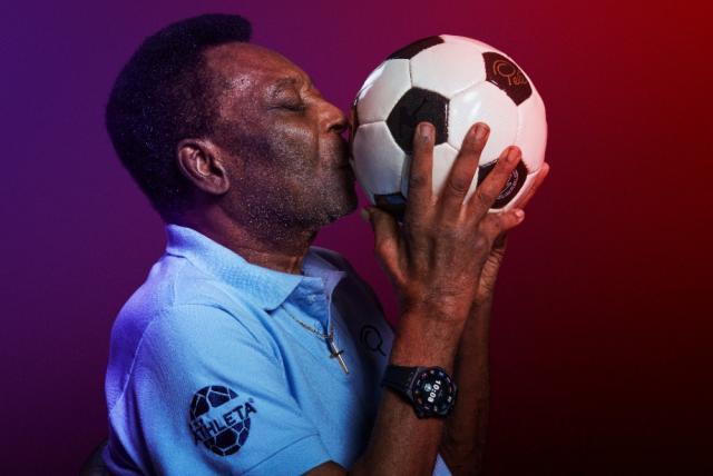 1620982525168071510.jpg Pelé wearing the Hublot Big Bang e UEFA EURO 2020 (2) (1).jpg